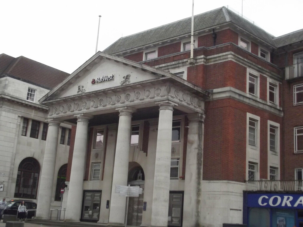 Facade d une banque, creation d un etablissement financier