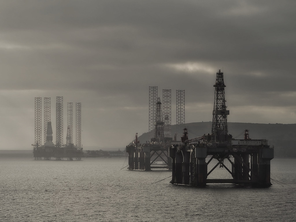 Plateforme petroliere en mer, travailler sur une plateforme