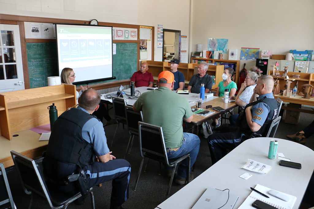 project manager team meeting
